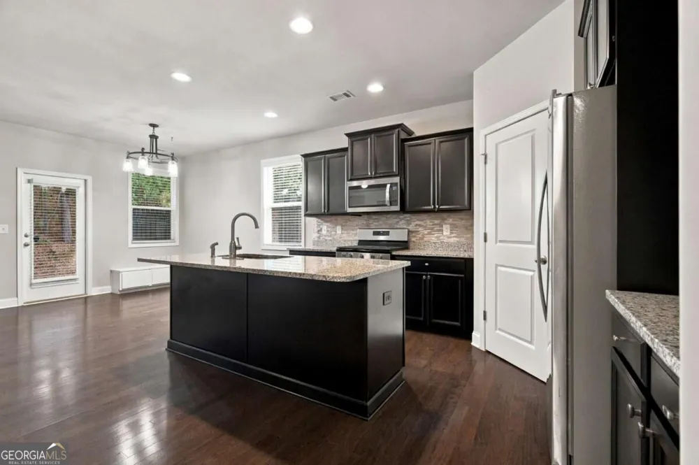 5433 Cascade RDG SW Atlanta, GA 30336
