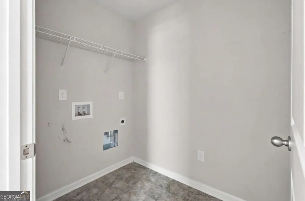 5433 Cascade RDG SW Atlanta, GA 30336