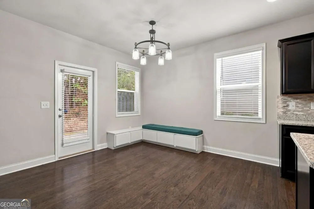 5433 Cascade RDG SW Atlanta, GA 30336