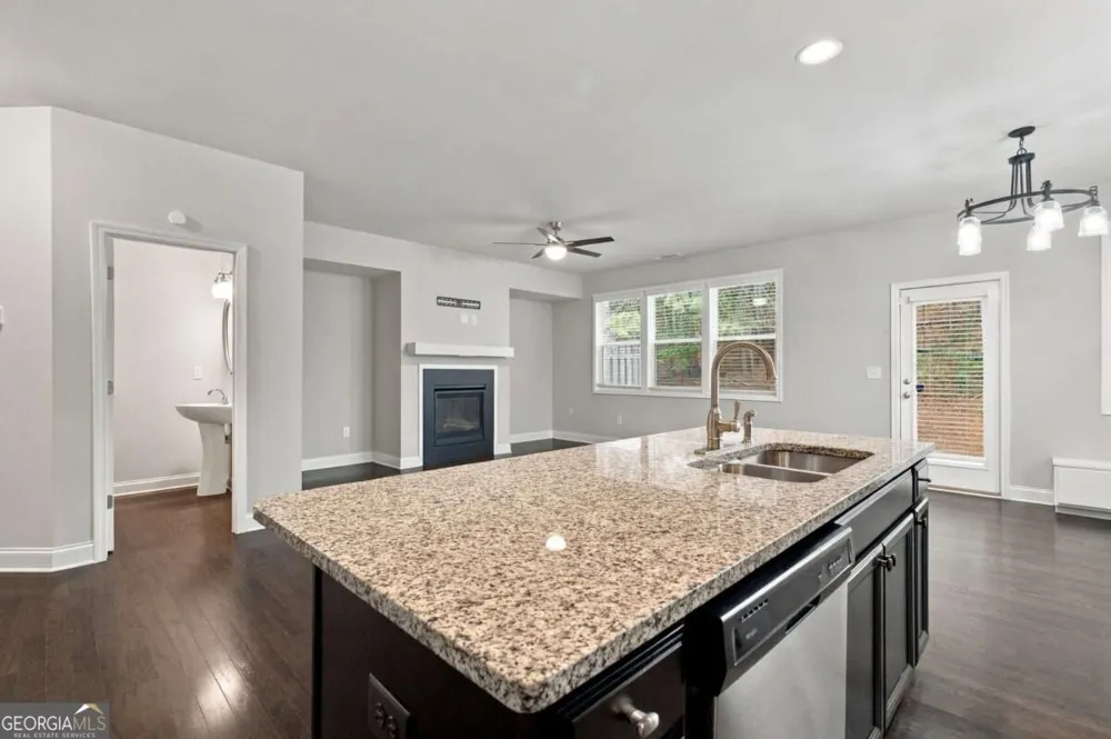 5433 Cascade RDG SW Atlanta, GA 30336