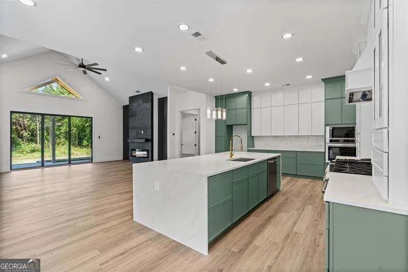 520 Rockbridge RD SW Lilburn, GA 30047