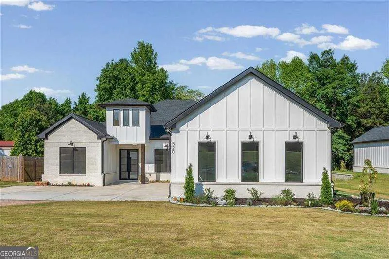 520 Rockbridge RD SW Lilburn, GA 30047