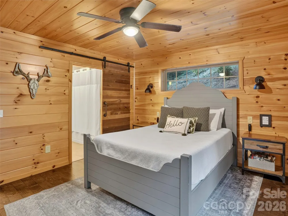 3050 Green River Cove Road Saluda, NC 28773