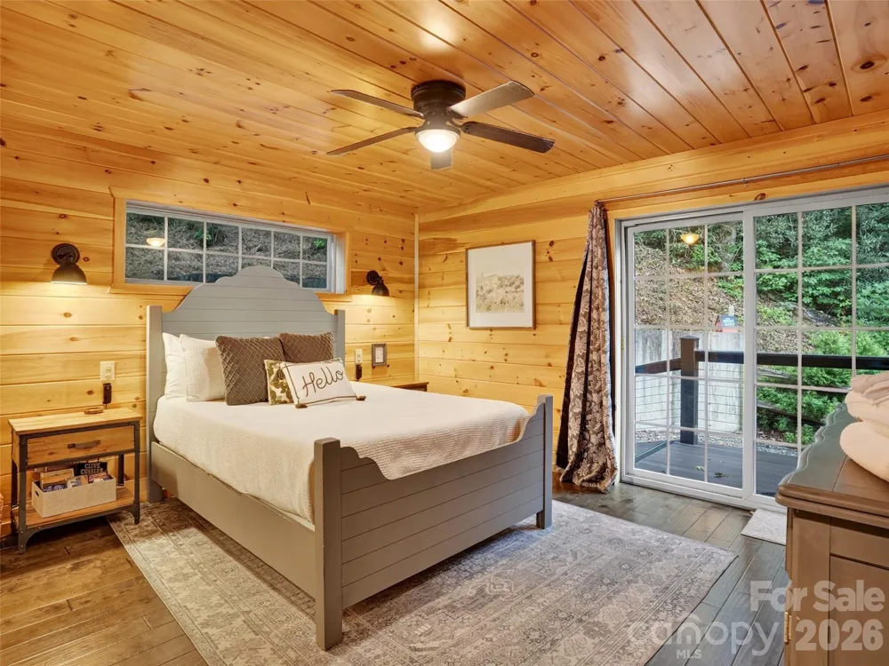 3050 Green River Cove Road Saluda, NC 28773