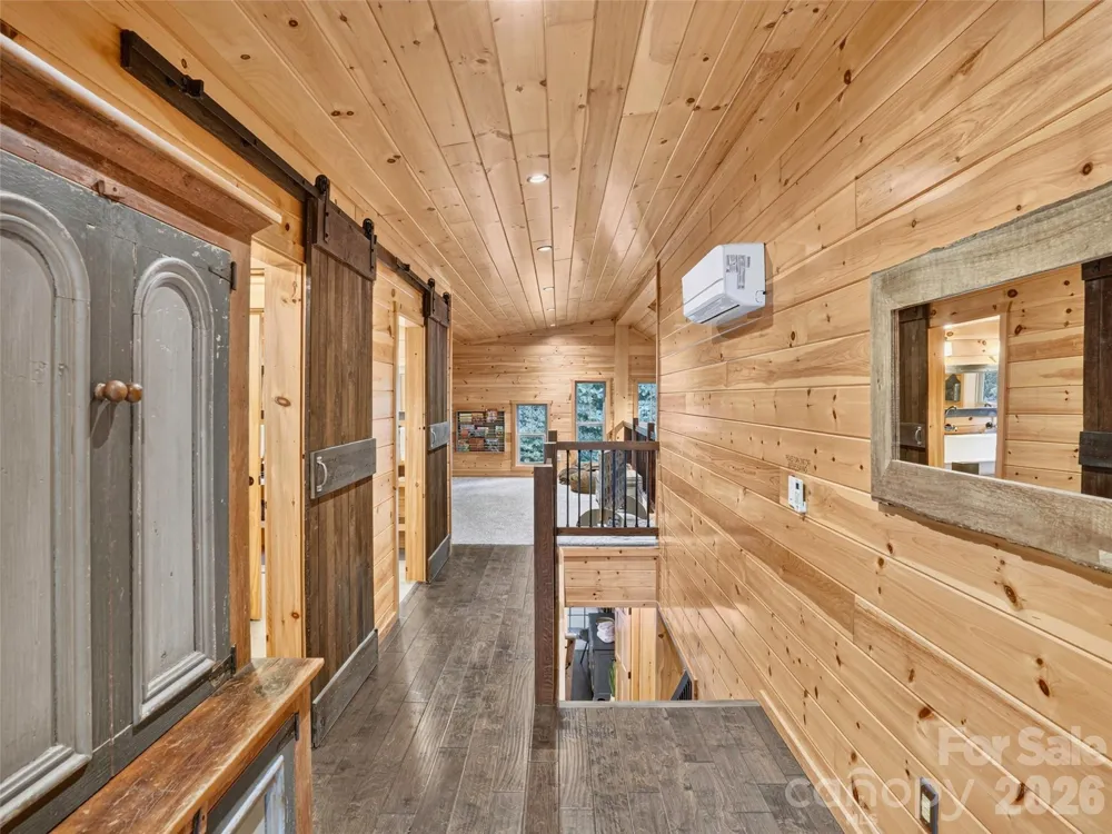 3050 Green River Cove Road Saluda, NC 28773