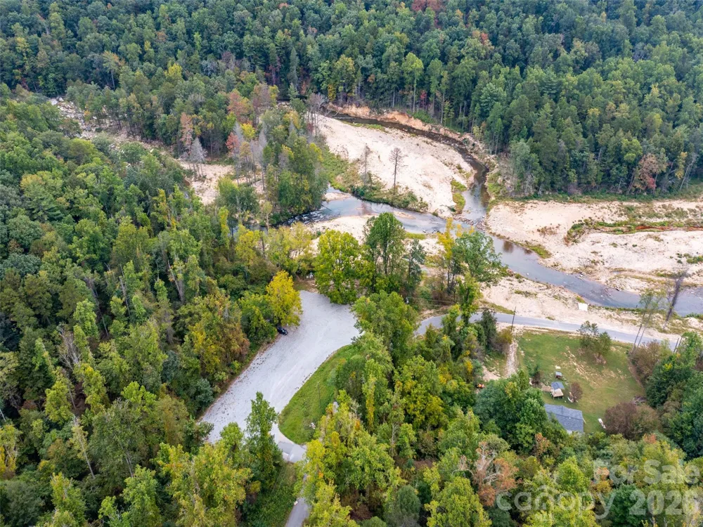 3050 Green River Cove Road Saluda, NC 28773