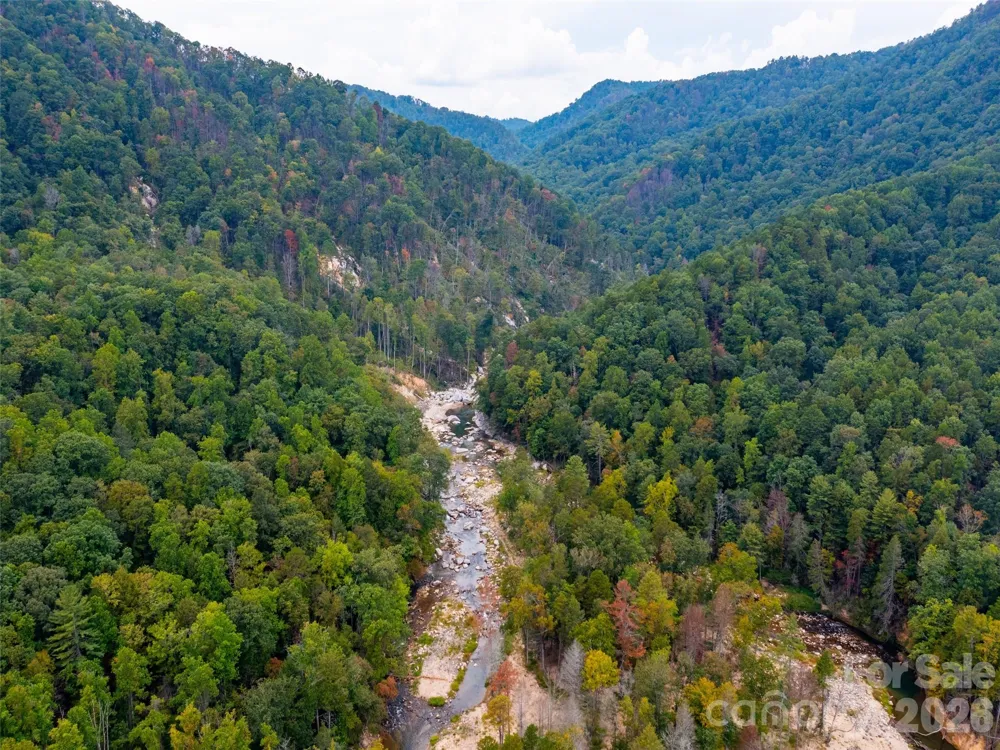 3050 Green River Cove Road Saluda, NC 28773