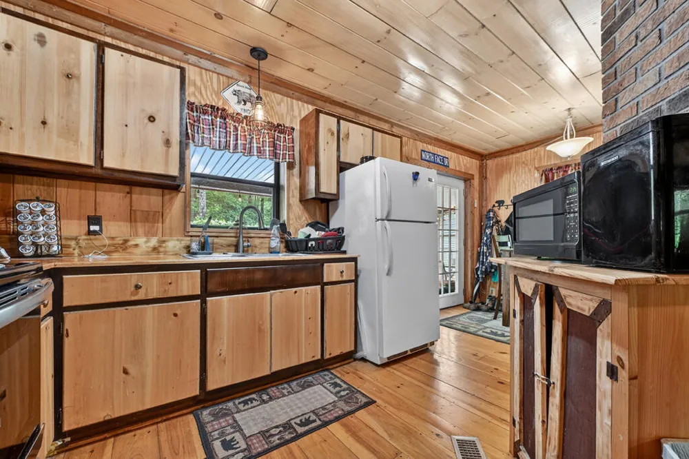 636 Bear Paw Trail Blue Ridge, GA 30513