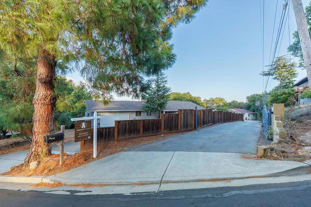 1239 Talbryn Drive Belmont, CA 94002