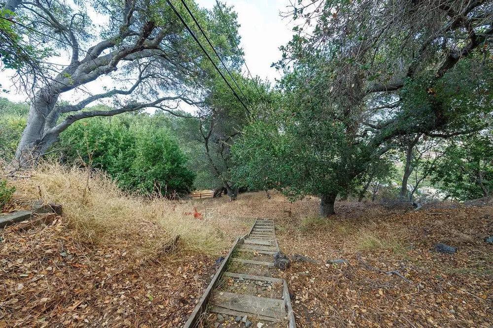 1239 Talbryn Drive Belmont, CA 94002