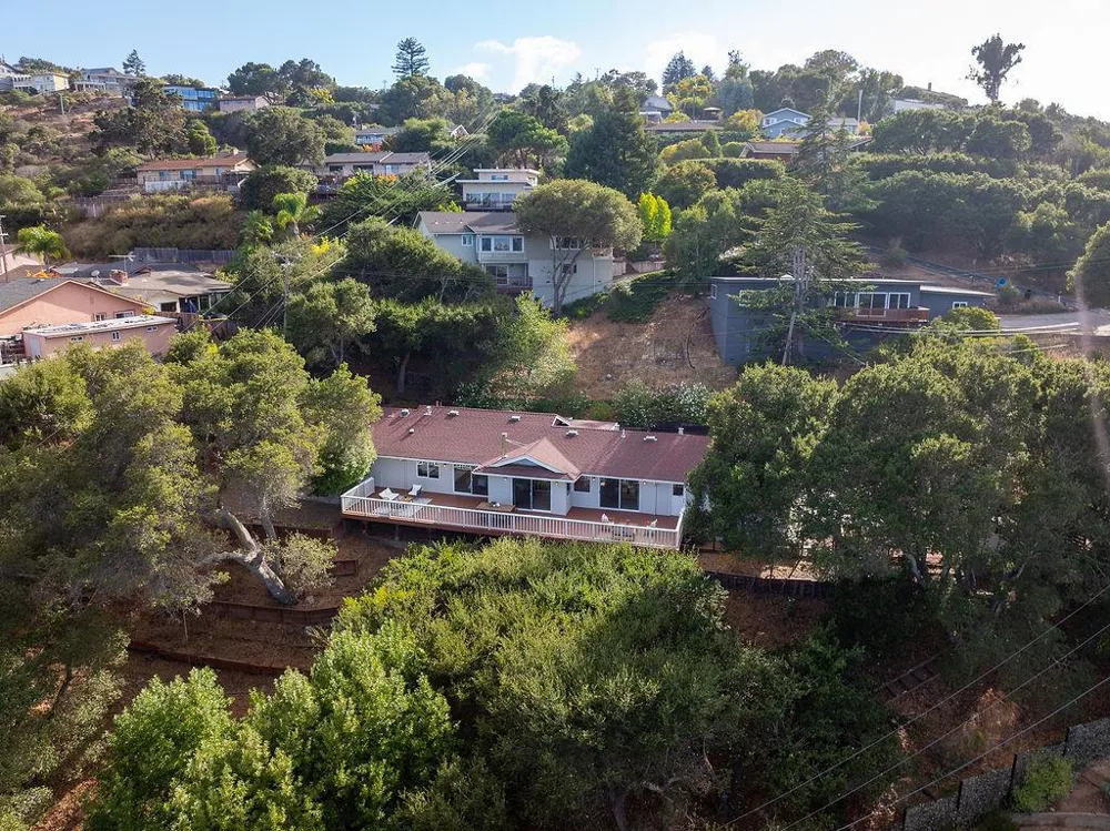 1239 Talbryn Drive Belmont, CA 94002