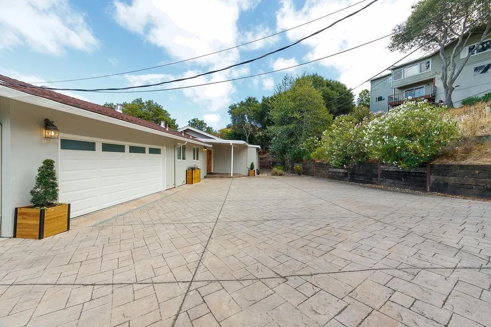 1239 Talbryn Drive Belmont, CA 94002