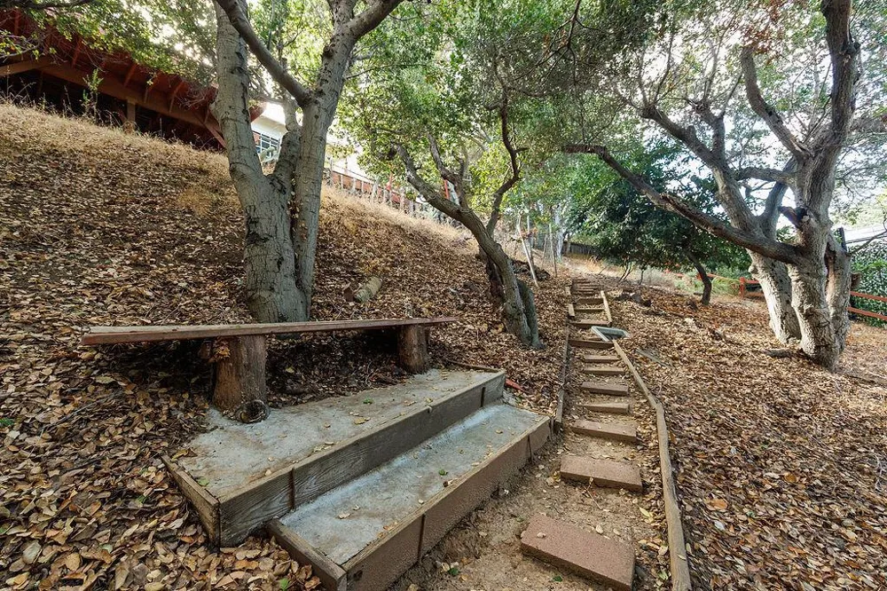 1239 Talbryn Drive Belmont, CA 94002