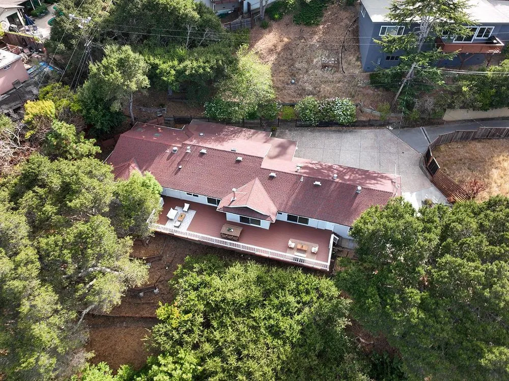 1239 Talbryn Drive Belmont, CA 94002