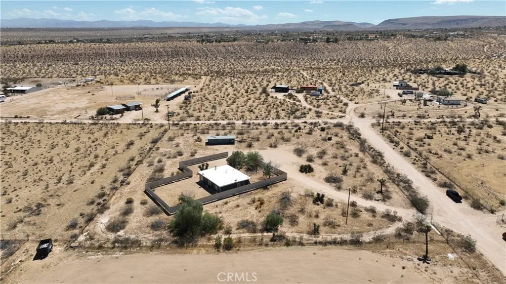 829 Cambria Yucca Valley, CA 92285