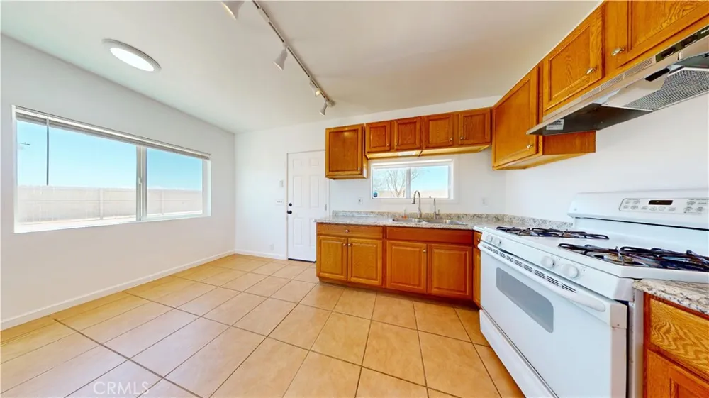 829 Cambria Yucca Valley, CA 92285