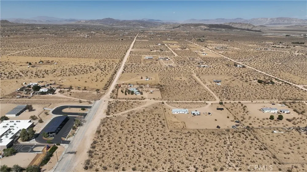 829 Cambria Yucca Valley, CA 92285