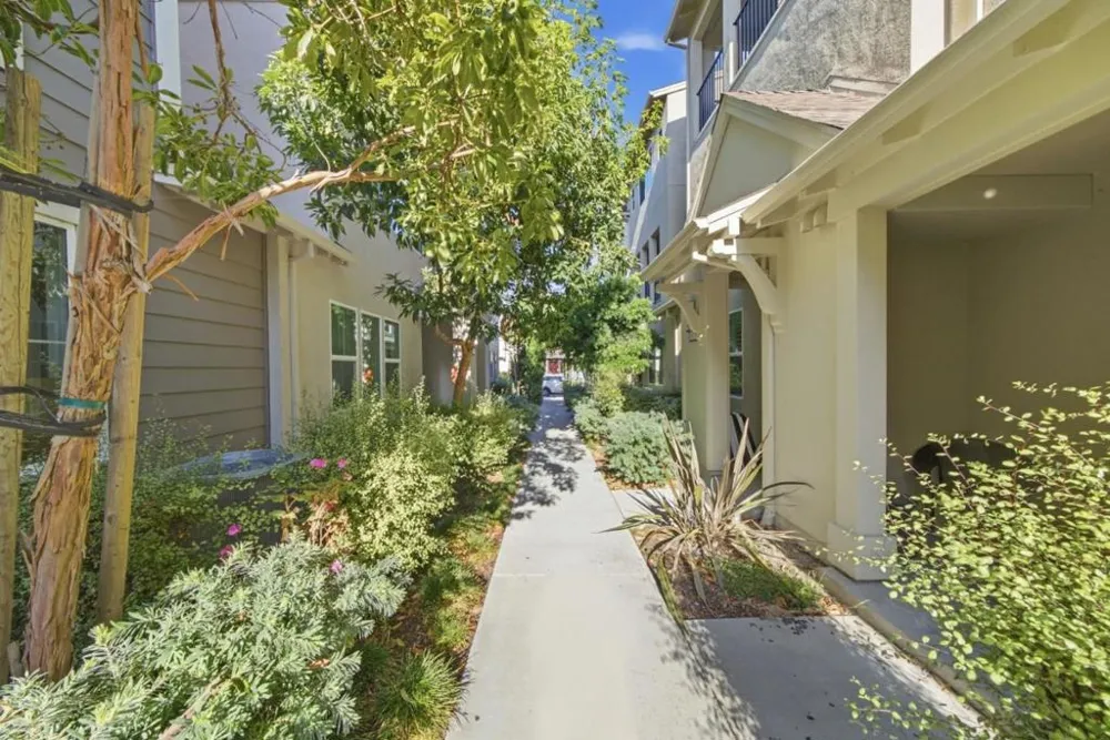 8555 Boardwalk Way Newark, CA 94560