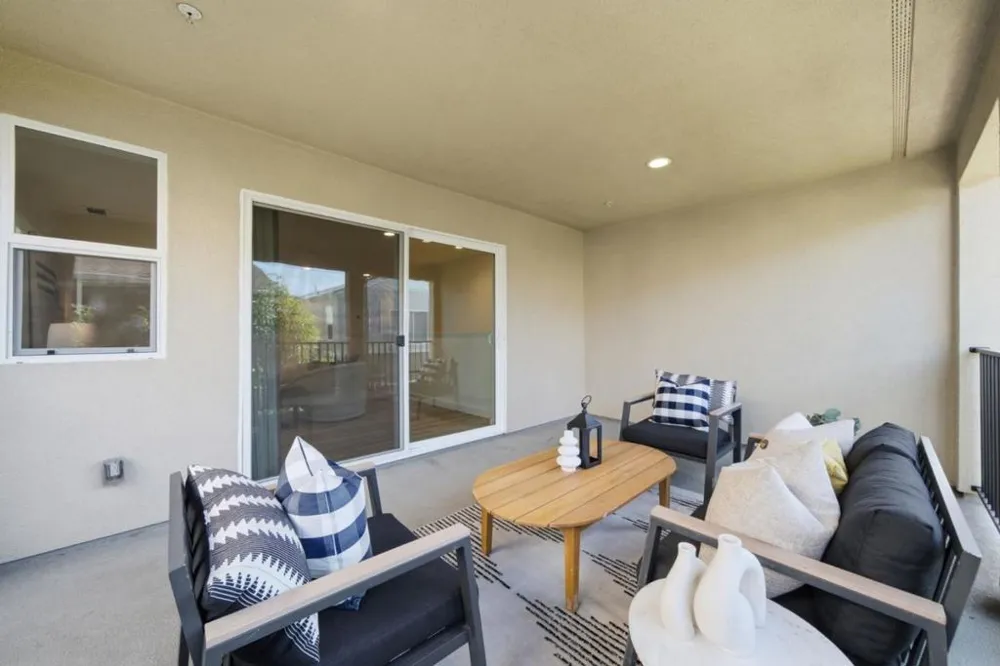 8555 Boardwalk Way Newark, CA 94560