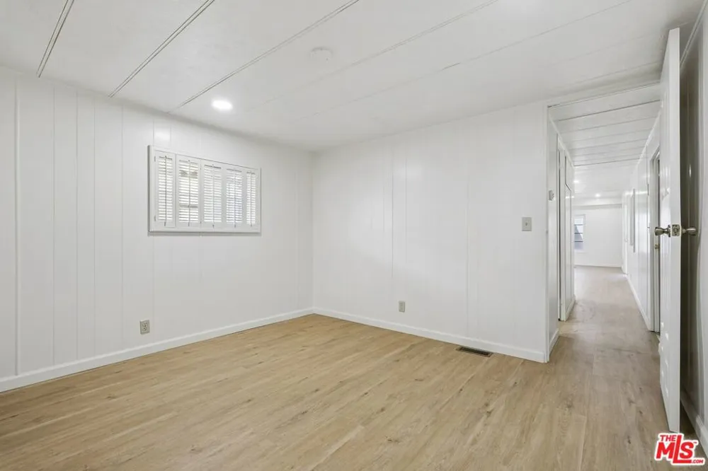 11250 Playa Street #16 1/2 Culver City, CA 90230