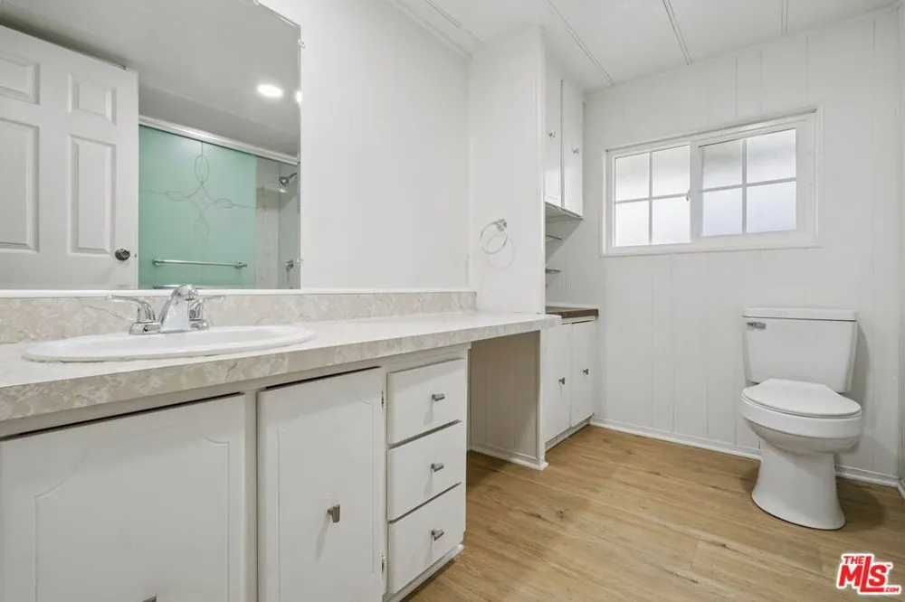 11250 Playa Street #16 1/2 Culver City, CA 90230
