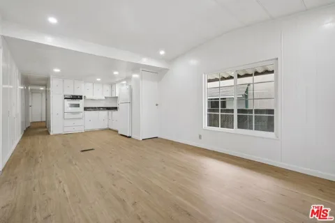 11250 Playa Street #16 1/2