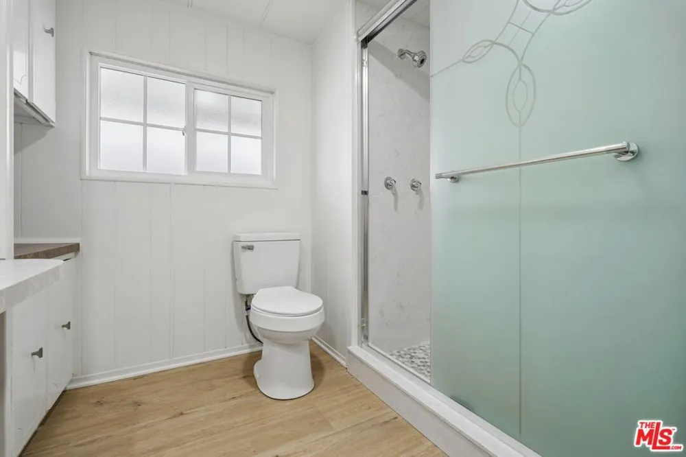 11250 Playa Street #16 1/2 Culver City, CA 90230