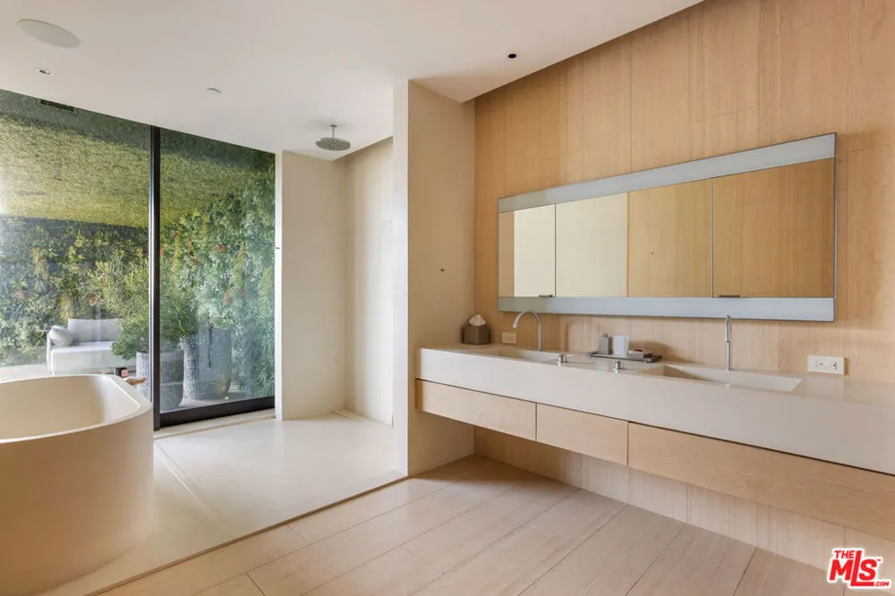 9040 W Sunset Boulevard #905 West Hollywood, CA 90069