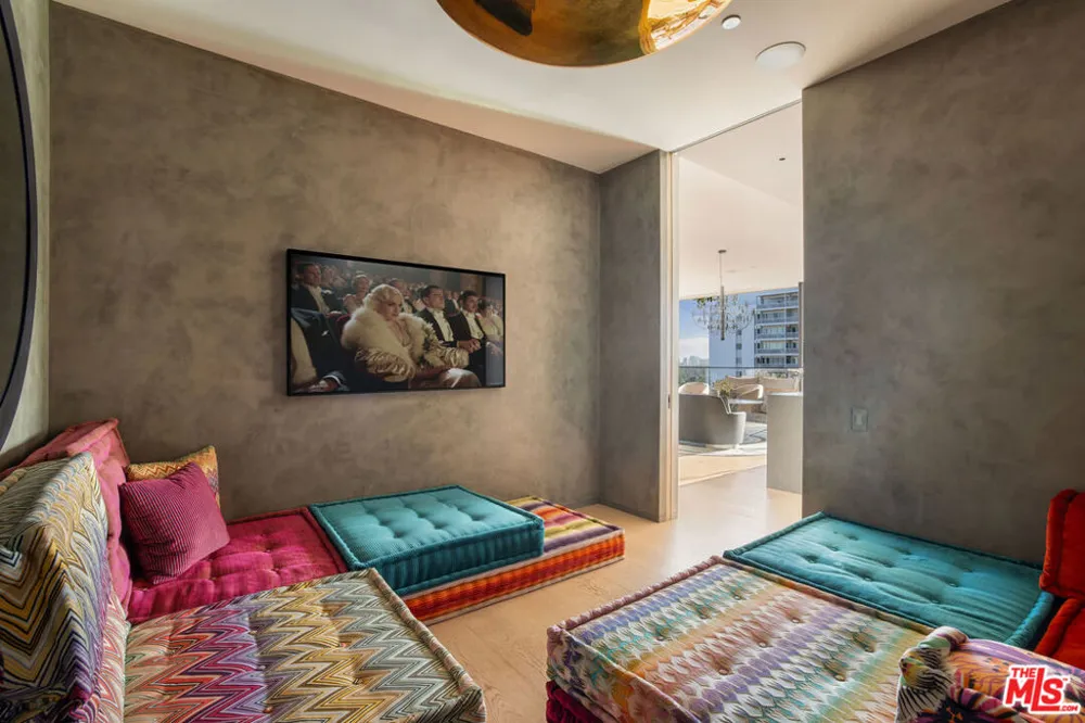 9040 W Sunset Boulevard #905 West Hollywood, CA 90069