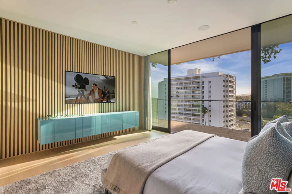 9040 W Sunset Boulevard #905 West Hollywood, CA 90069
