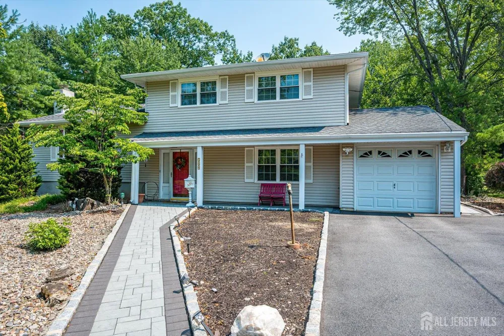 560 Wakefield Drive Metuchen, NJ 08840