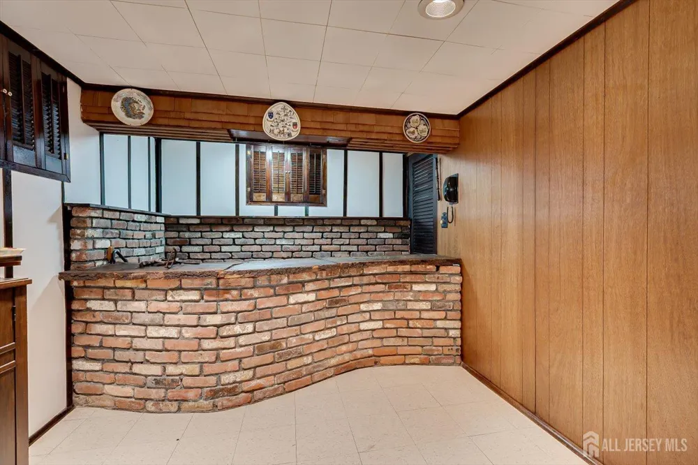 560 Wakefield Drive Metuchen, NJ 08840