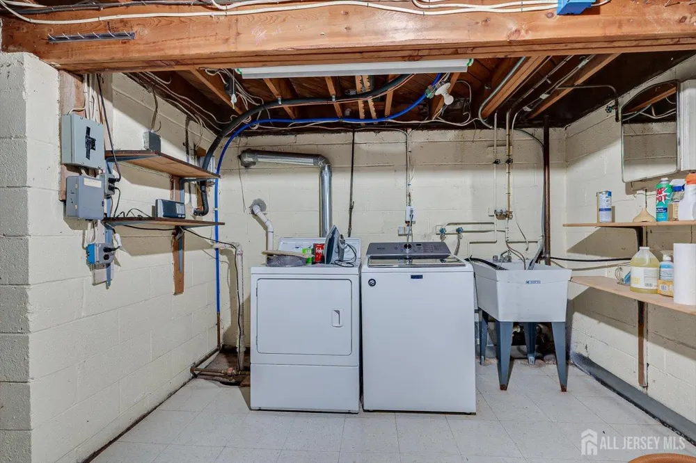 560 Wakefield Drive Metuchen, NJ 08840
