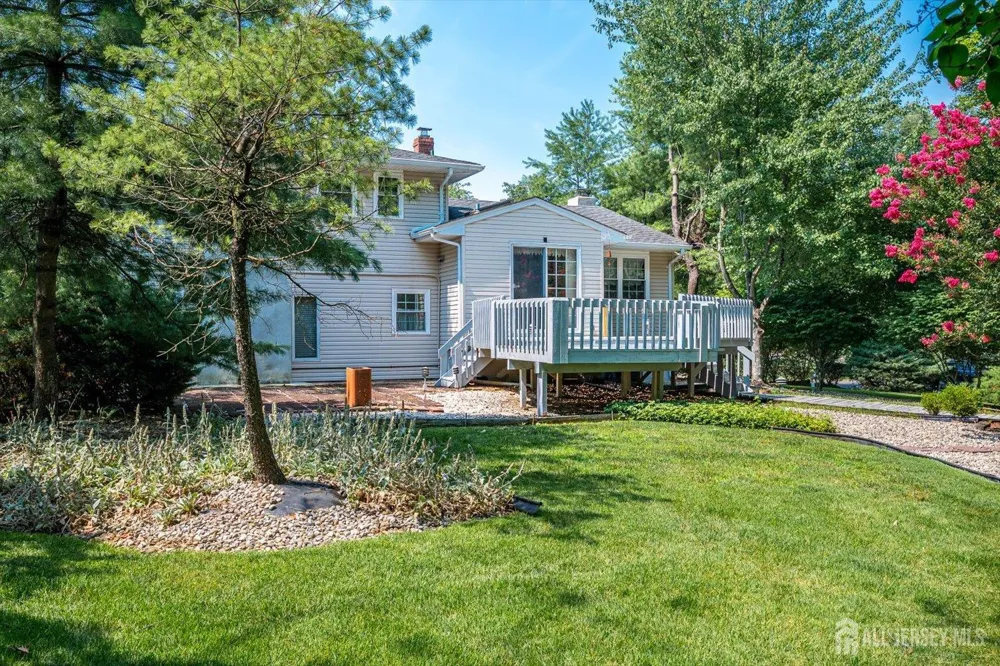 560 Wakefield Drive Metuchen, NJ 08840