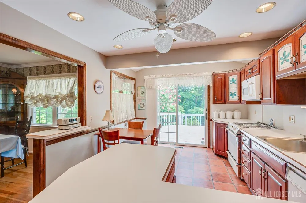 560 Wakefield Drive Metuchen, NJ 08840