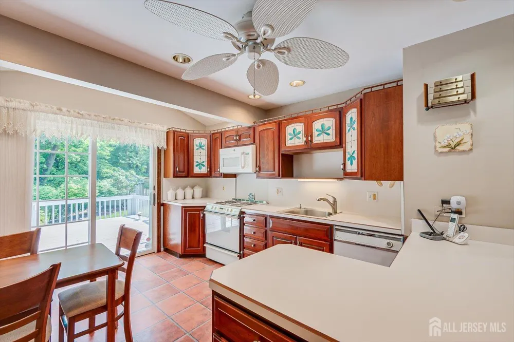 560 Wakefield Drive Metuchen, NJ 08840