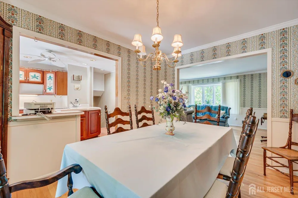 560 Wakefield Drive Metuchen, NJ 08840