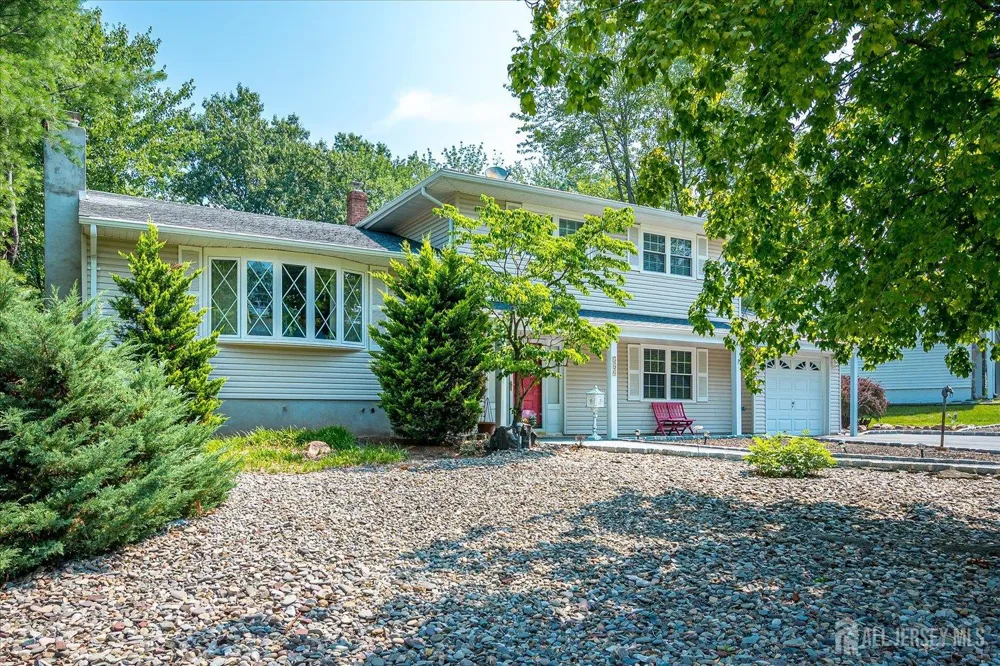 560 Wakefield Drive Metuchen, NJ 08840