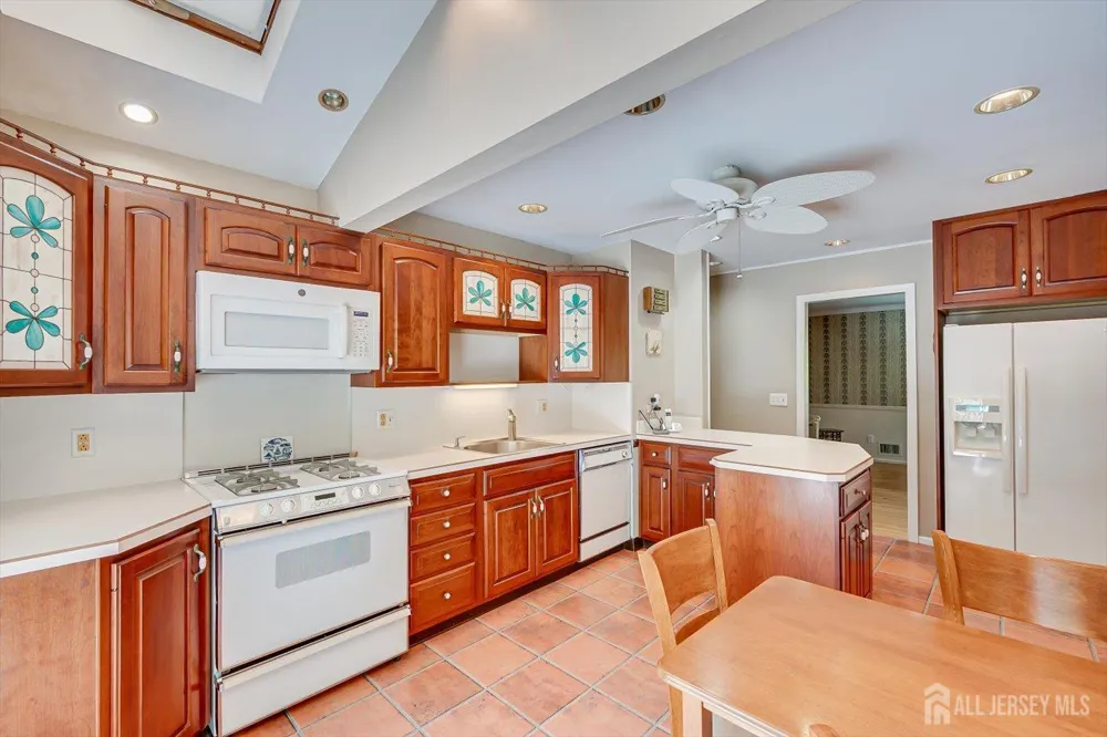 560 Wakefield Drive Metuchen, NJ 08840