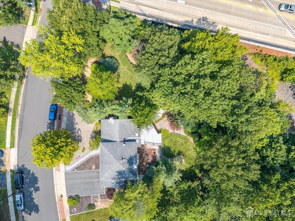 560 Wakefield Drive Metuchen, NJ 08840