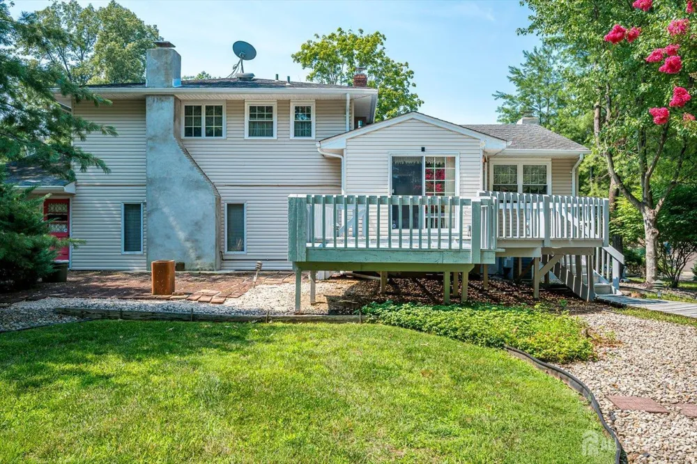 560 Wakefield Drive Metuchen, NJ 08840