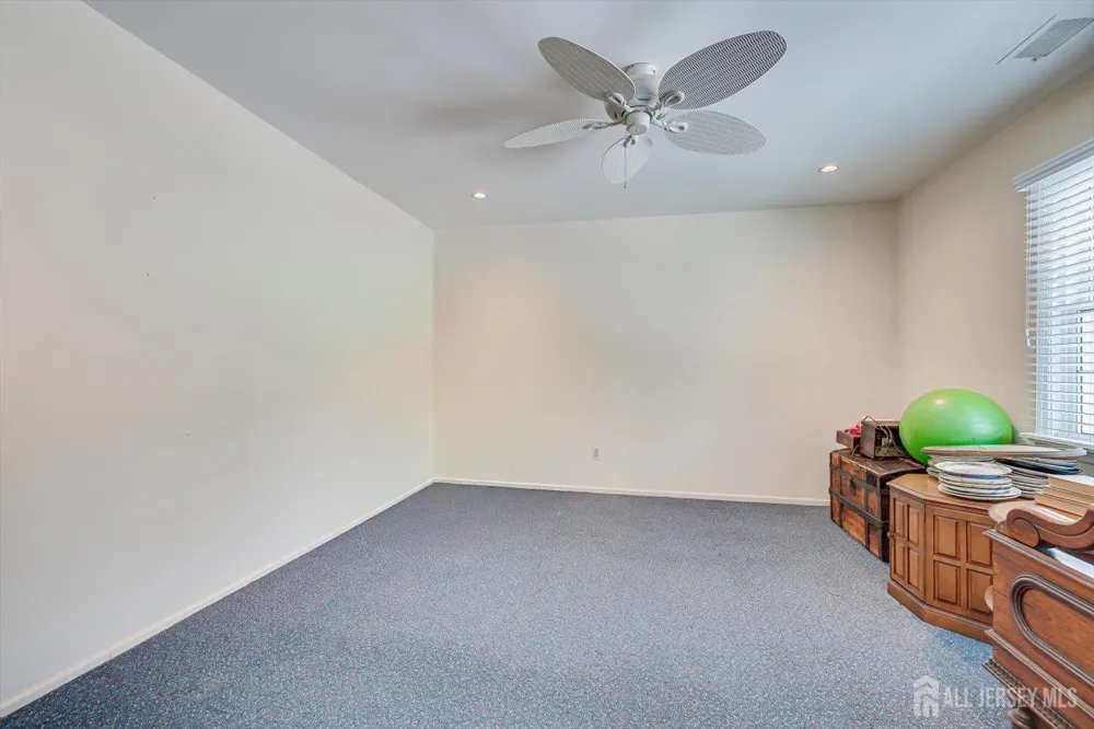 560 Wakefield Drive Metuchen, NJ 08840