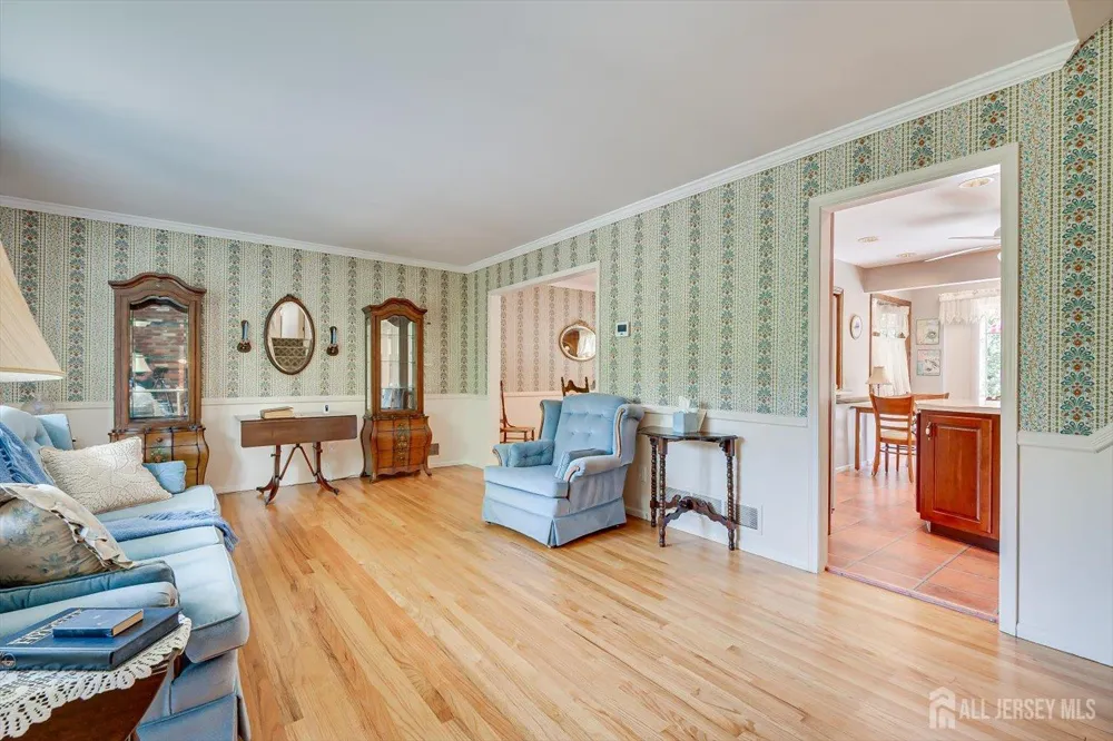 560 Wakefield Drive Metuchen, NJ 08840