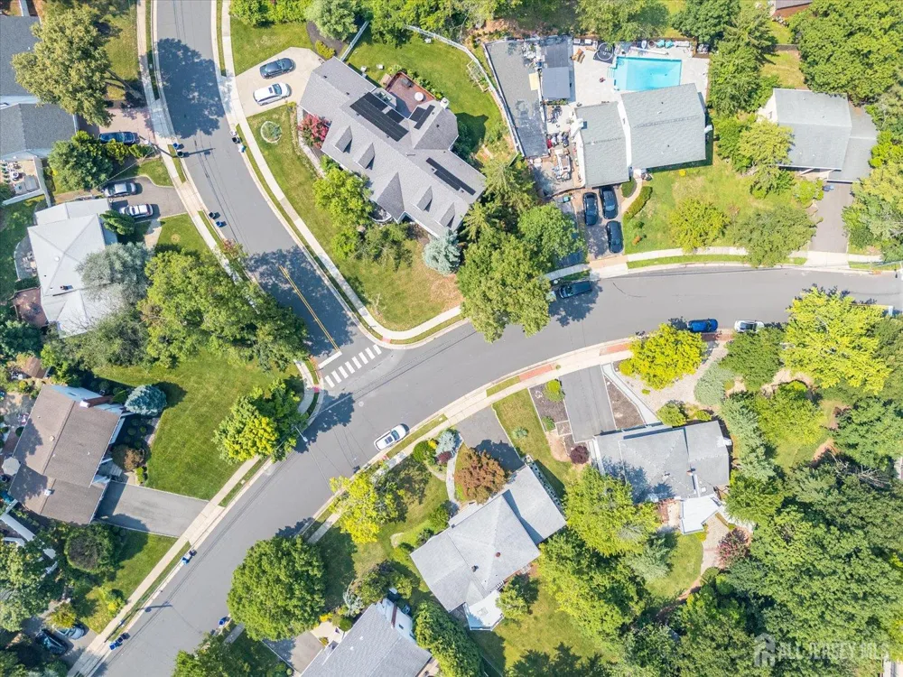 560 Wakefield Drive Metuchen, NJ 08840