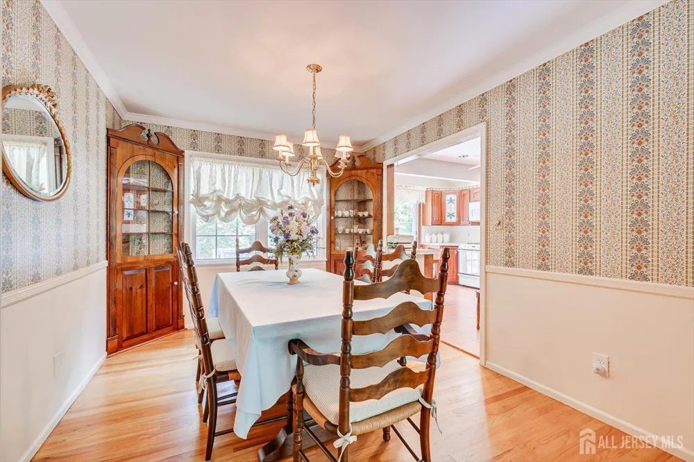 560 Wakefield Drive Metuchen, NJ 08840