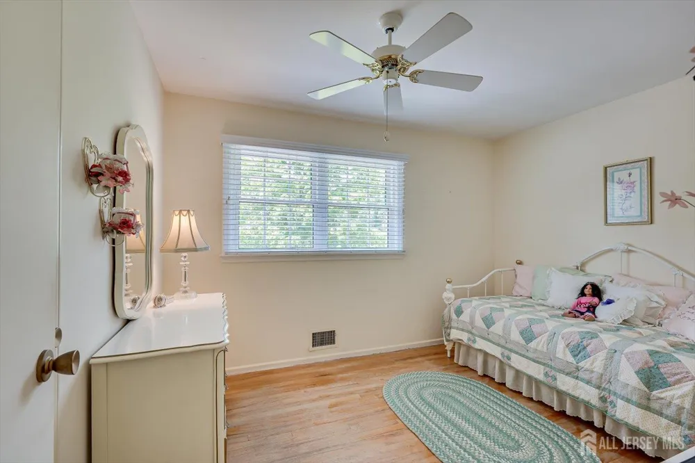 560 Wakefield Drive Metuchen, NJ 08840