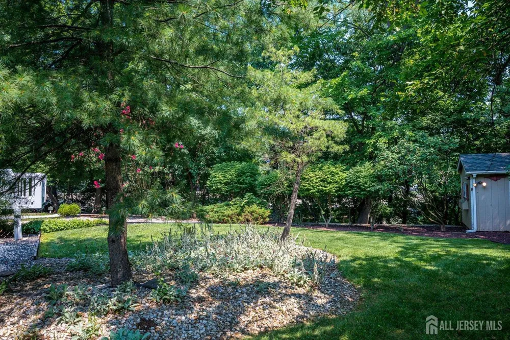 560 Wakefield Drive Metuchen, NJ 08840