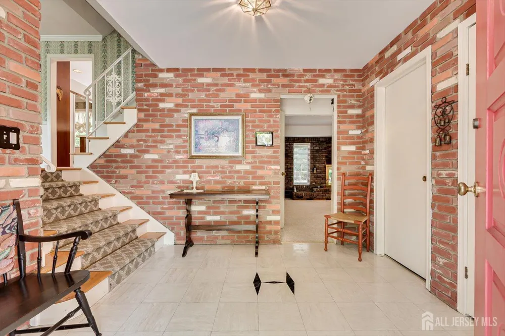 560 Wakefield Drive Metuchen, NJ 08840
