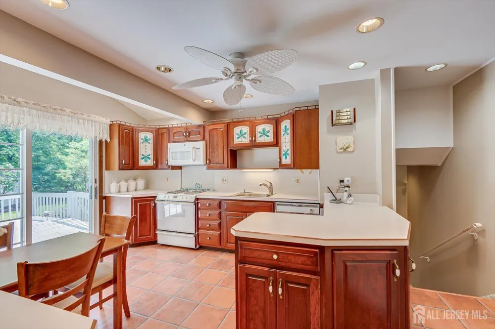 560 Wakefield Drive Metuchen, NJ 08840