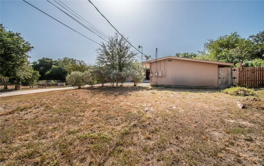 203 E Wildwood Drive Corpus Christi, TX 78410